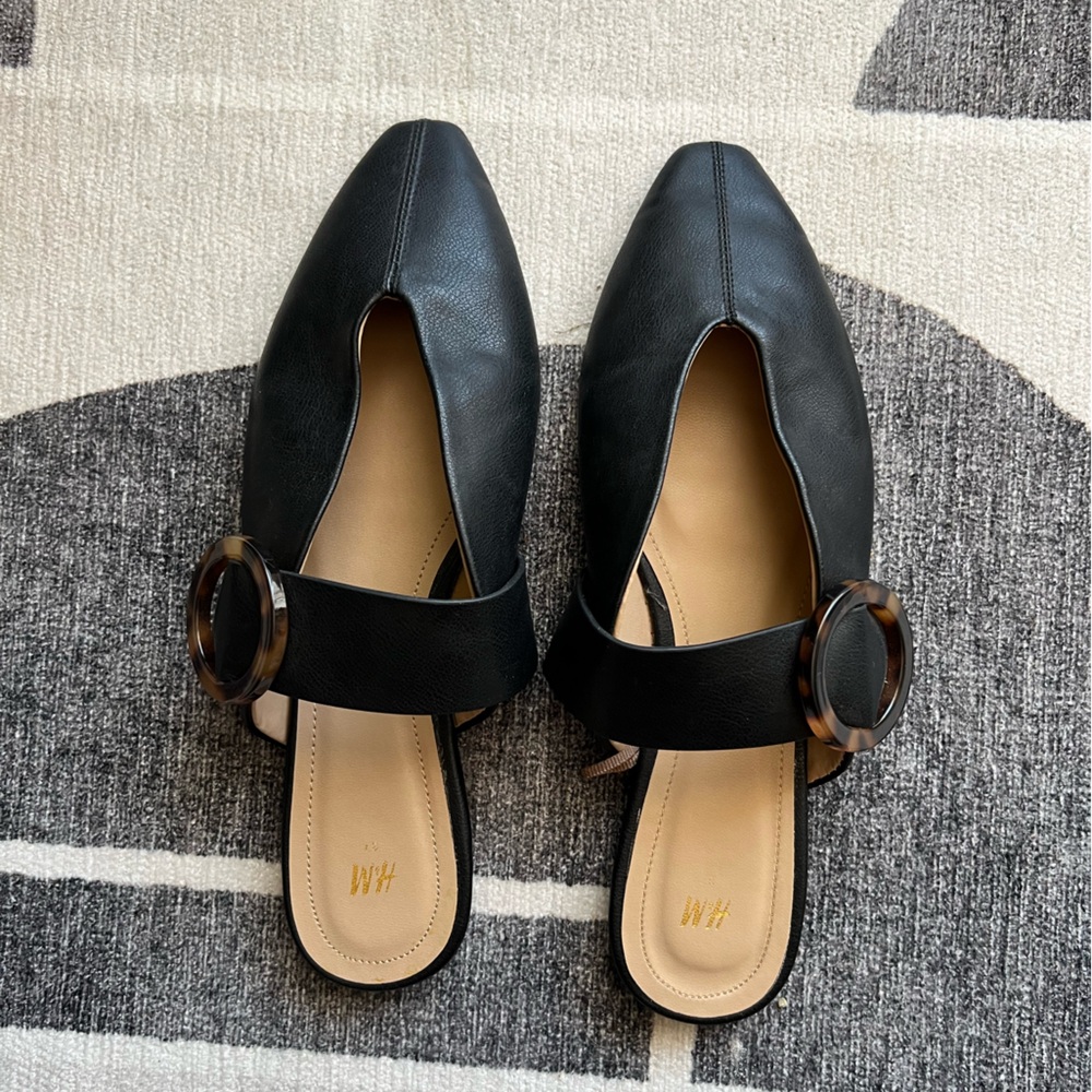 H&M pointed flats